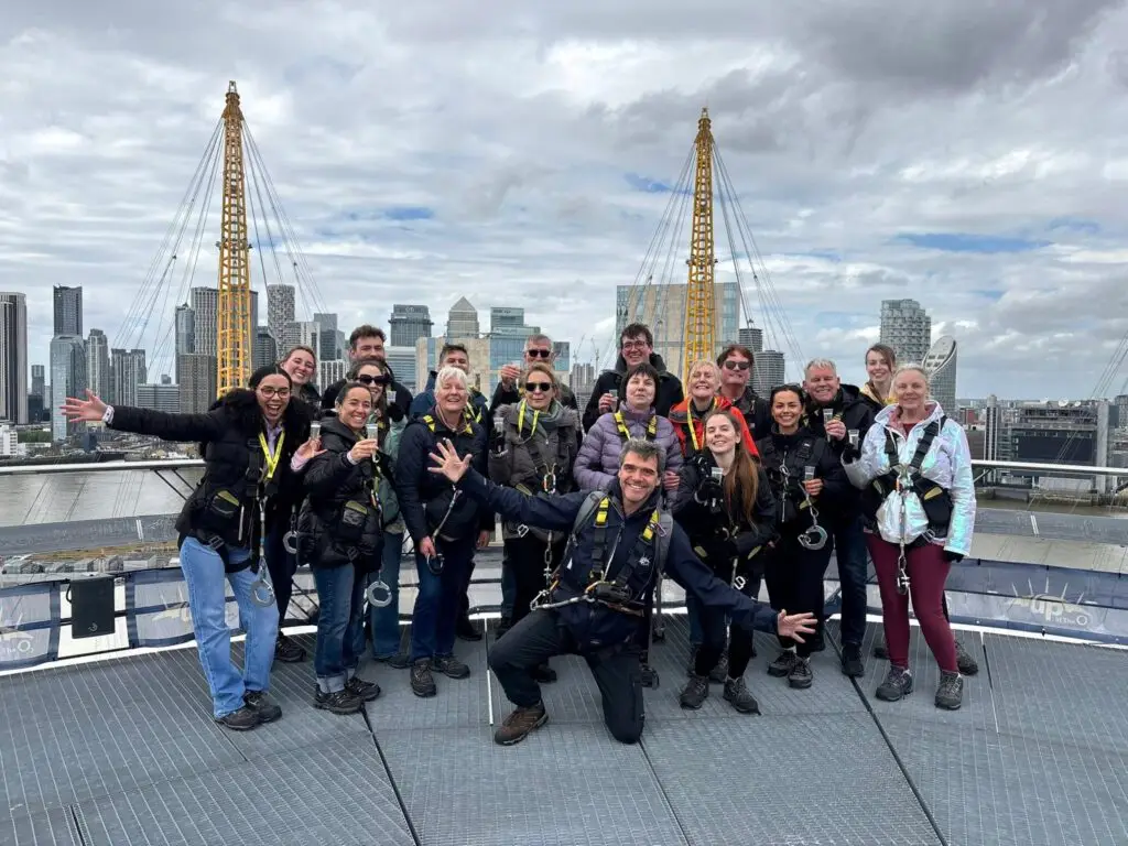 Eye Matter Climes the O2