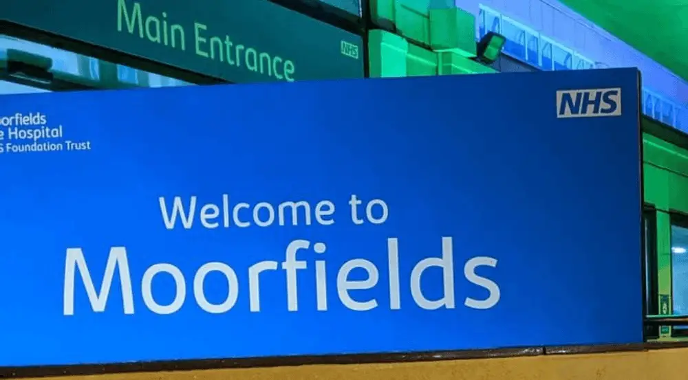 Welcome to Moorfields sign.